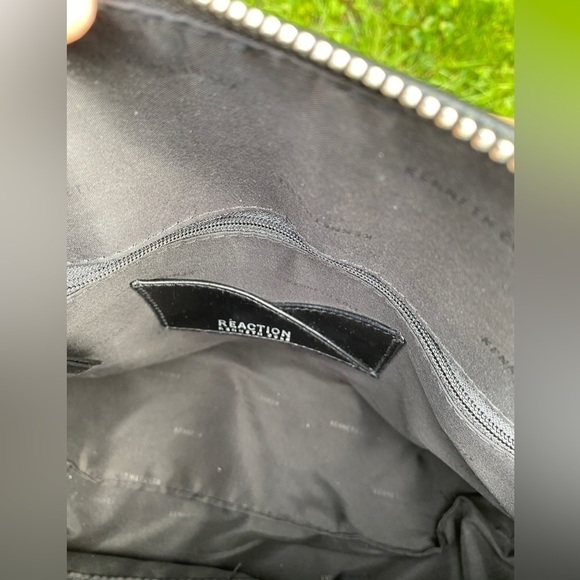 Kenneth  Cole Reaction Purse Black - Picture 10 of 11